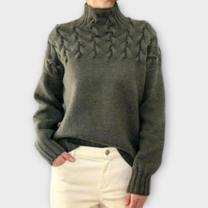 Eva - Dame strikket vest med flettemønster