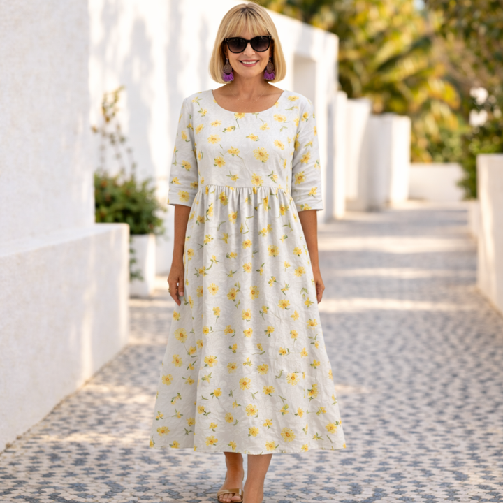 Susan | Blomstrete Kjole med Sommerlig Stemning