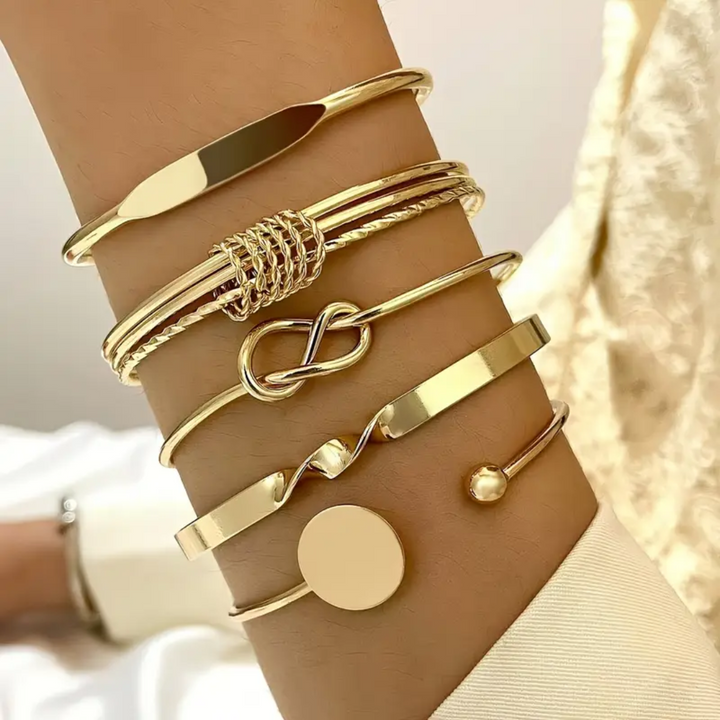 Clara™ | Raffinert, dempet eleganse for kvinner med armbånd