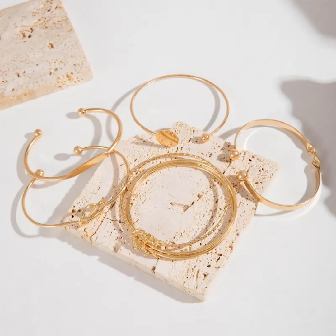 Clara™ | Raffinert, dempet eleganse for kvinner med armbånd