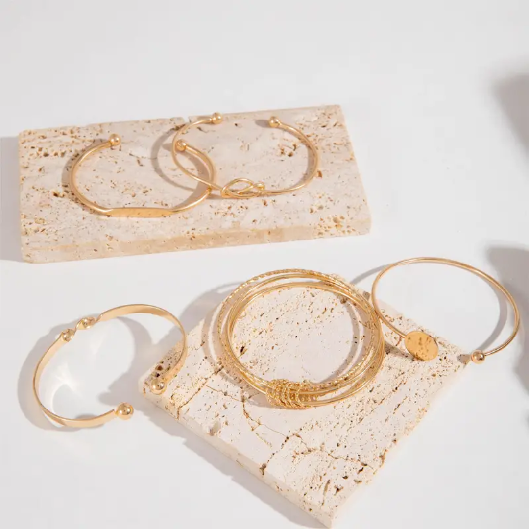 Clara™ | Raffinert, dempet eleganse for kvinner med armbånd