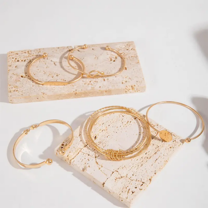 Clara™ | Raffinert, dempet eleganse for kvinner med armbånd