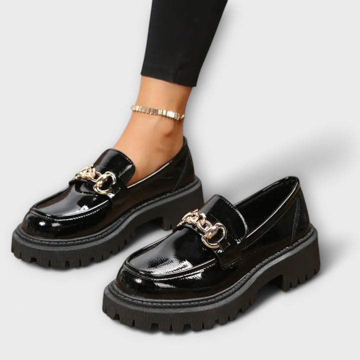 Chic Plateau Loafer for kvinner med spenne detaljer