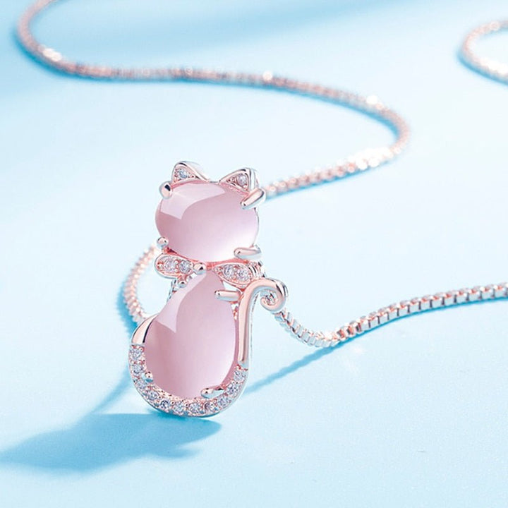 Søtt halskjede med rosa kattesynstein