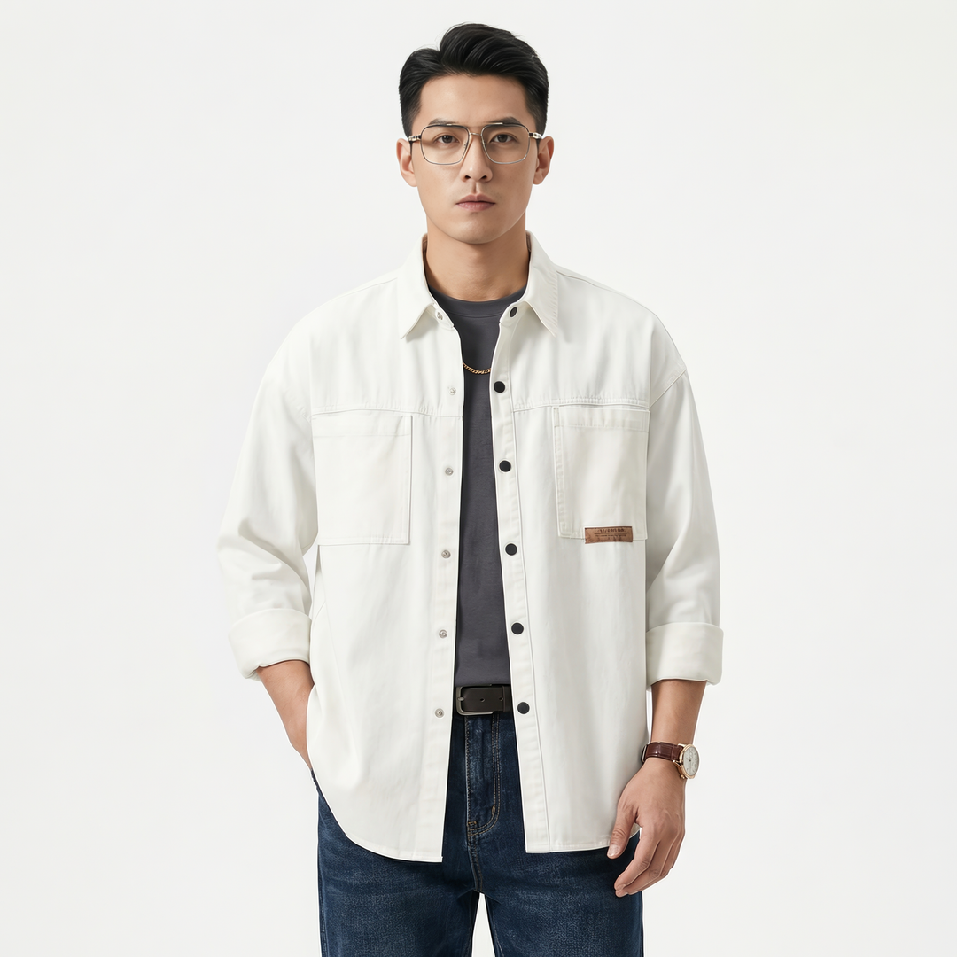Miehekkäät vintage-mannlig skjorte med knappefront i brukt stil